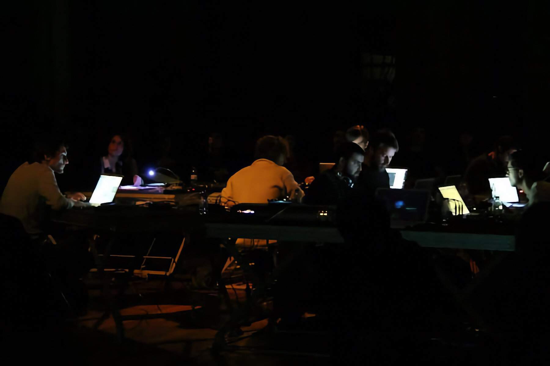 Jerome Faria performing at EME.LL Olhares, Porto, 2009