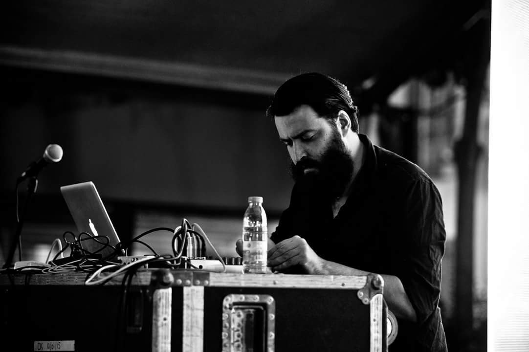 Jerome Faria performing at Fica na Cidade, 2015
